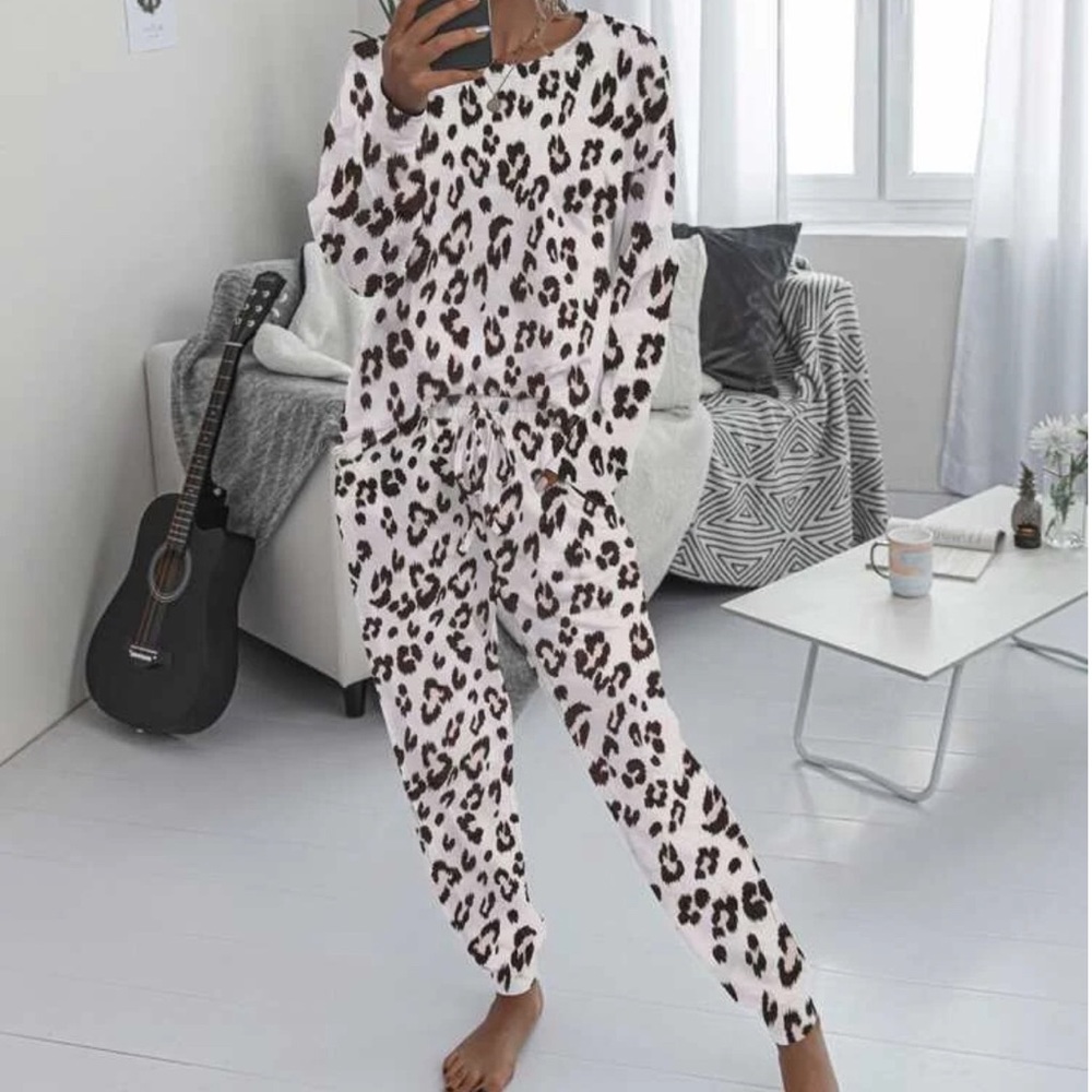 Cheetah print sweat suit